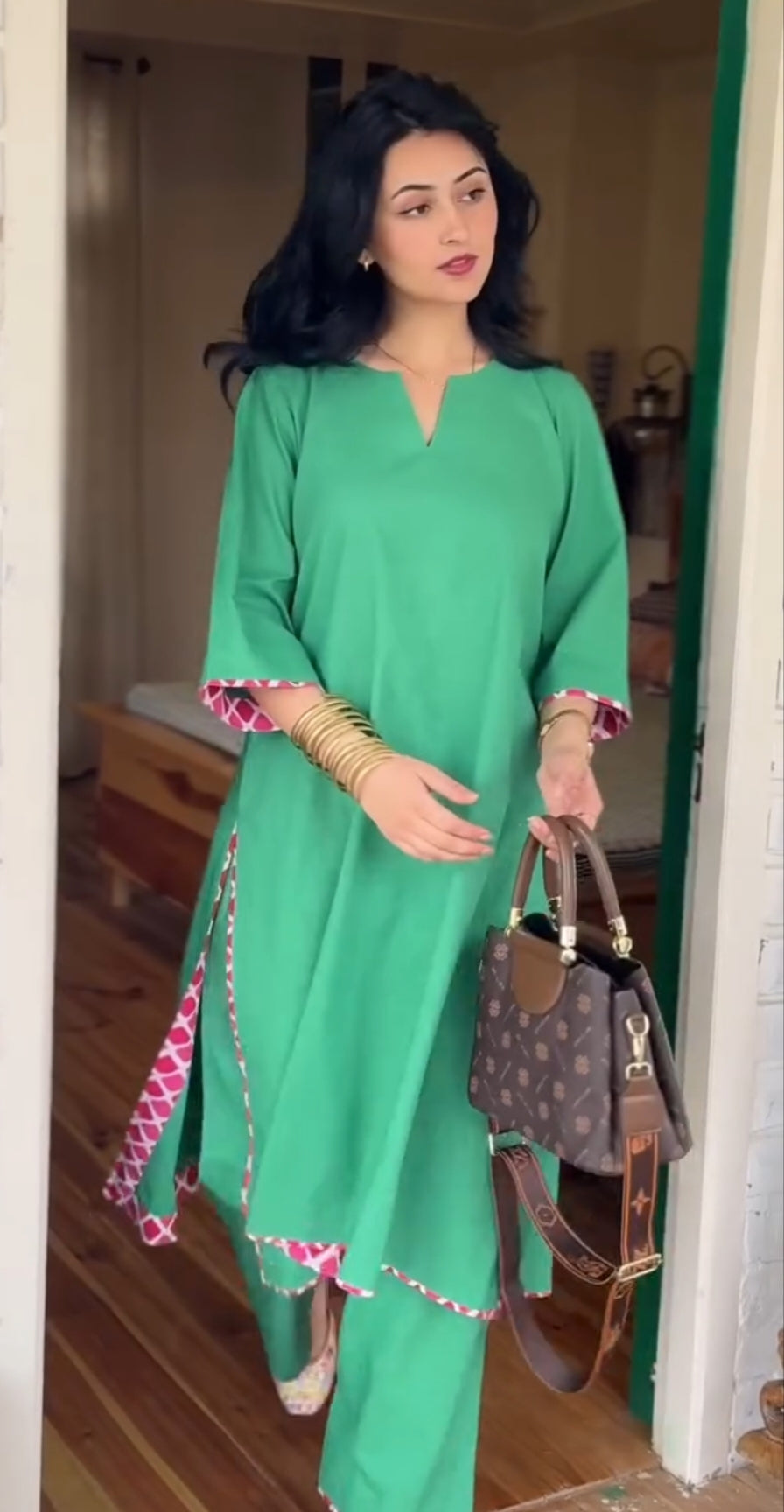 Neelam Zari
