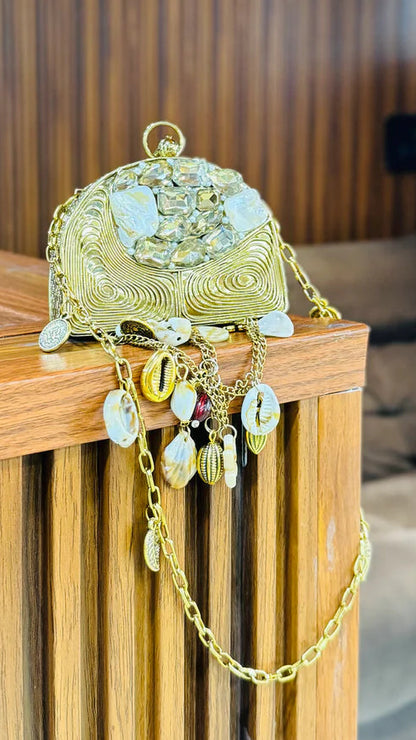 Swarna Shella Clutch